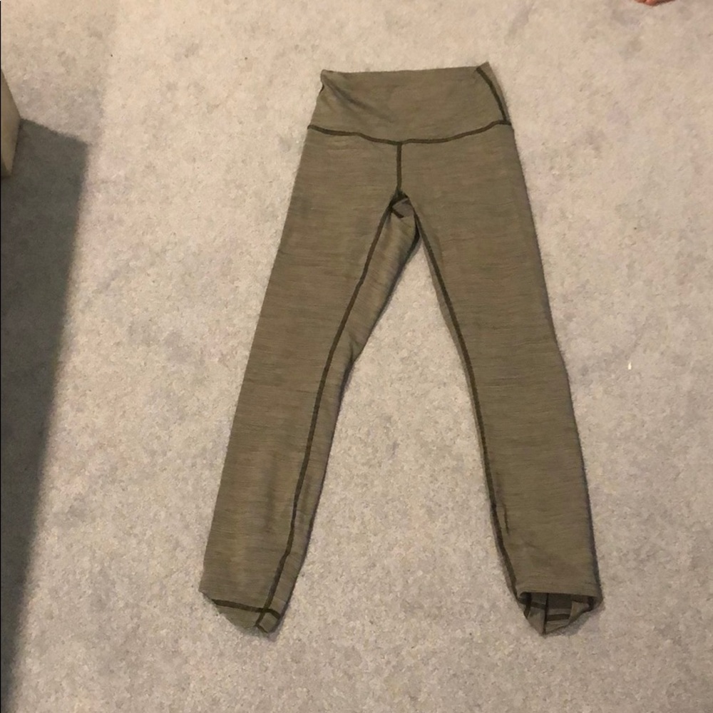 green and black striped lululemon 25in wunderunder